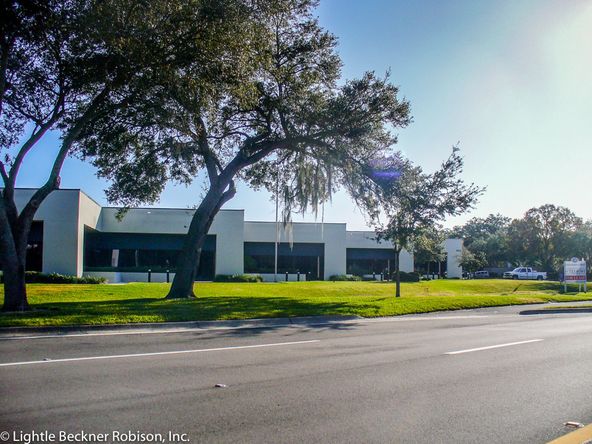 Gateway Business Center Office/Flex: 1333 - 1335 Gateway Dr., Melbourne, FL 32901